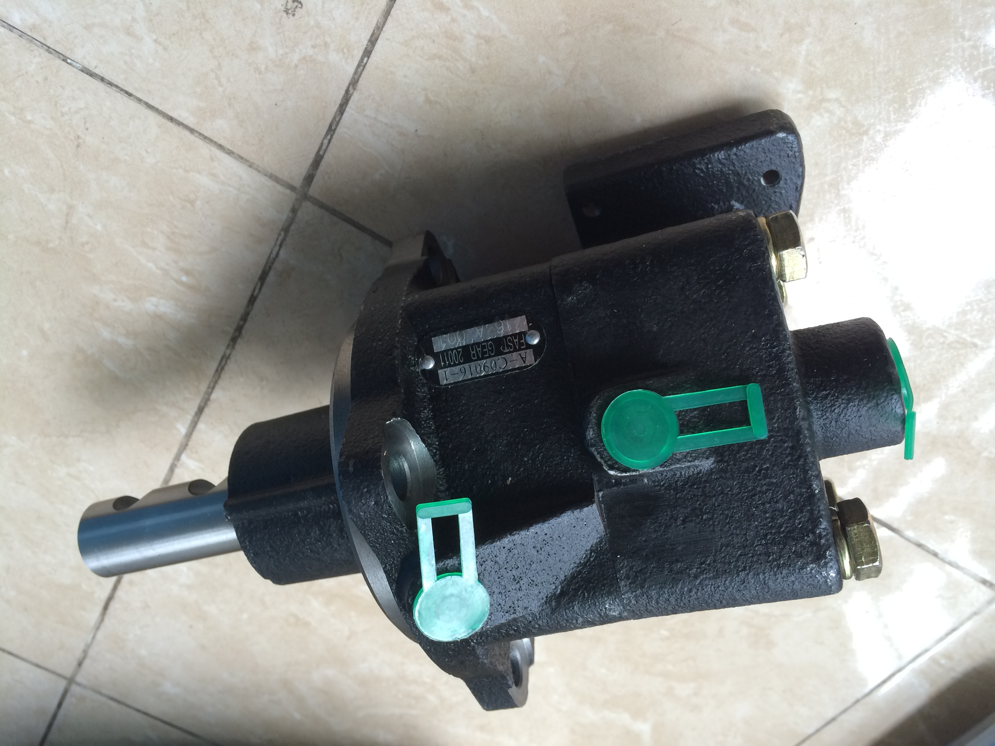ZOOMLIOM QY65H truck crane gear box Air cylinder assy A-C09016-1 1039900070