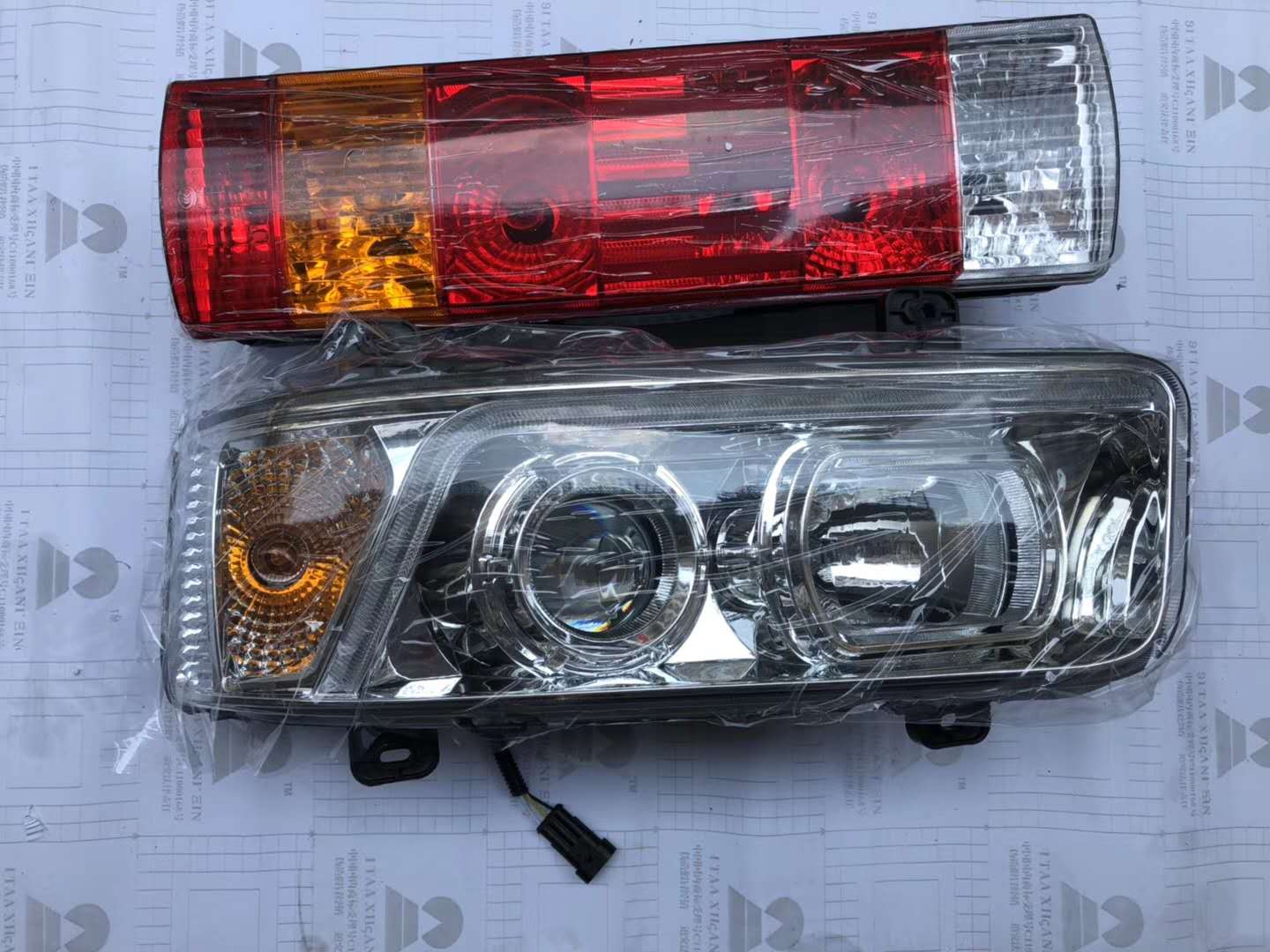 ZOOMLION mobile crane Rear combination signals