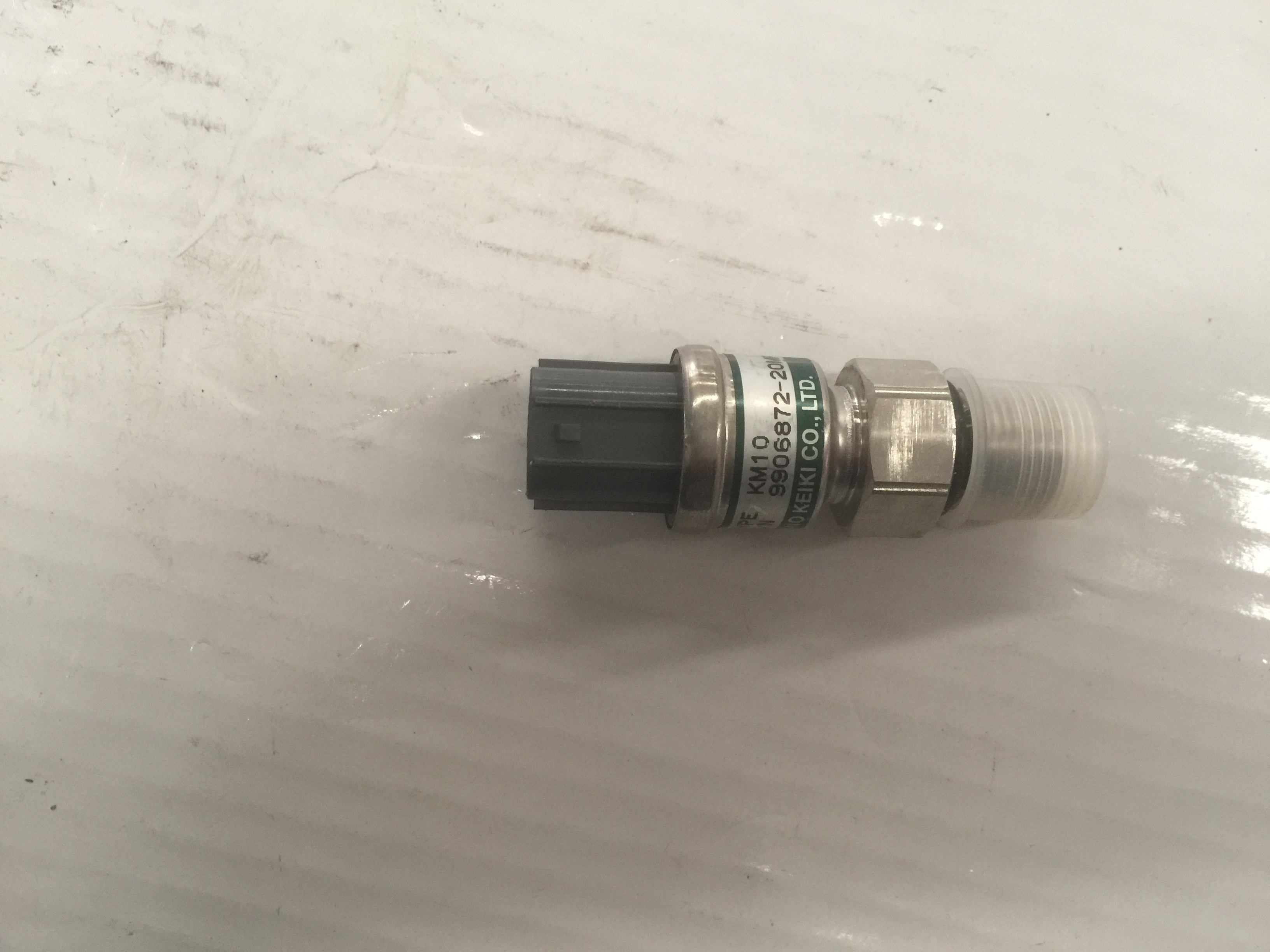ZOOMLION crawler crane Pressure sensor  transmitter(KM10-1C420(0-50MPA)  (KM10-1C420) 1021400055