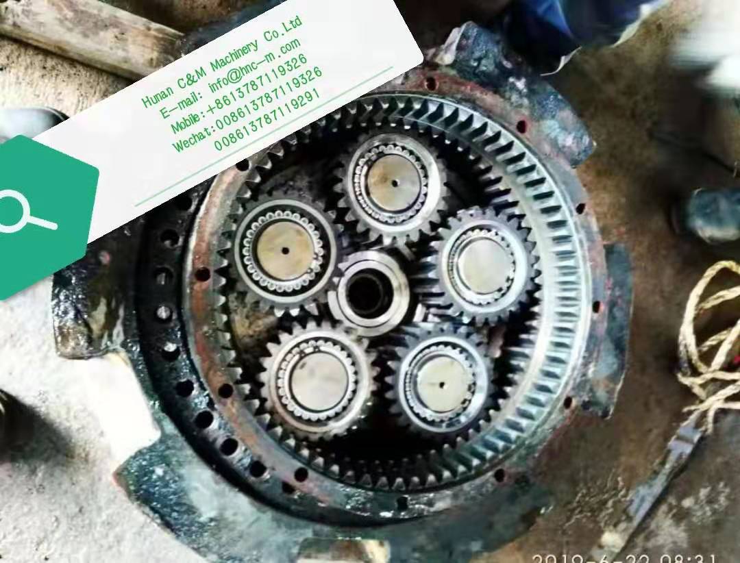 ZOOMLION crawler crane QUY70 travel reducer gear box 1030200138  gear bearing 