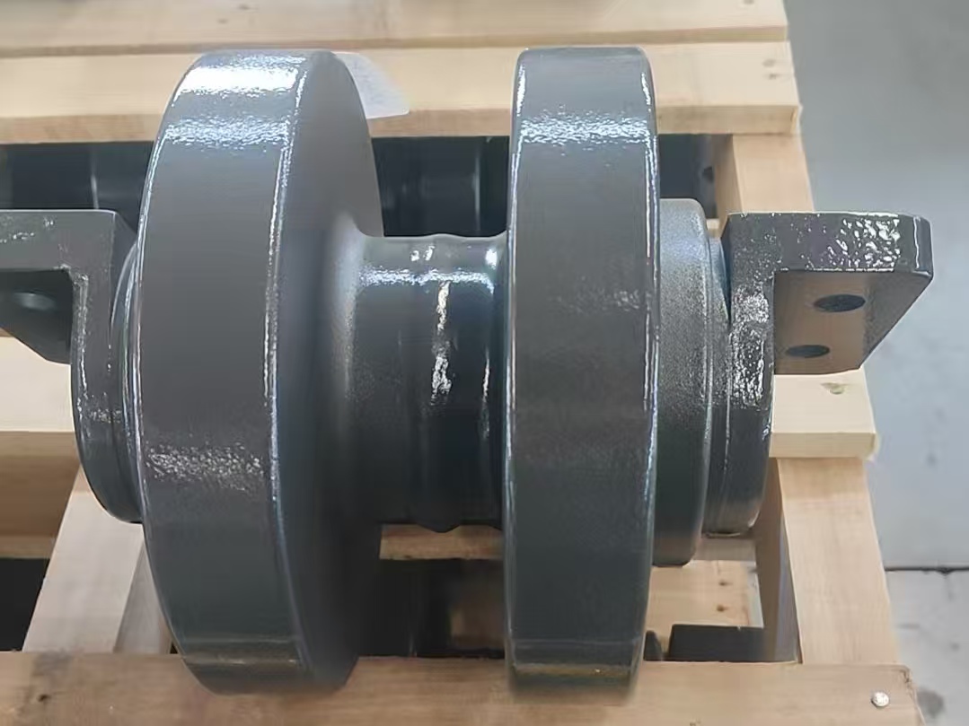 ZOOMLION crawler crane QUY50 ZCC550H Track carrier roller 1031400005  1031400012 Track roller 1031400662 Drive sprocket 1031400066 Track shoe pad 1031400068